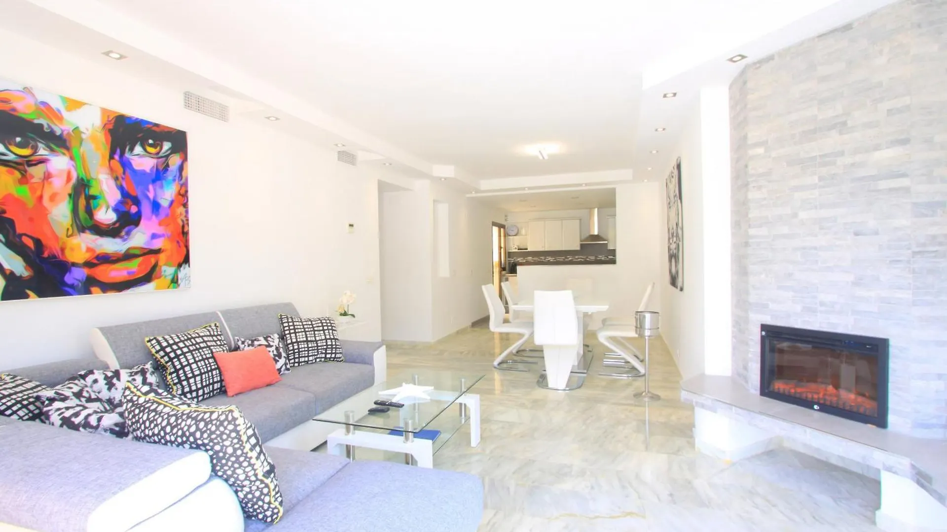 1093 Modern Beach Apartment , Huge Terrace , Bbq Marbella Spain