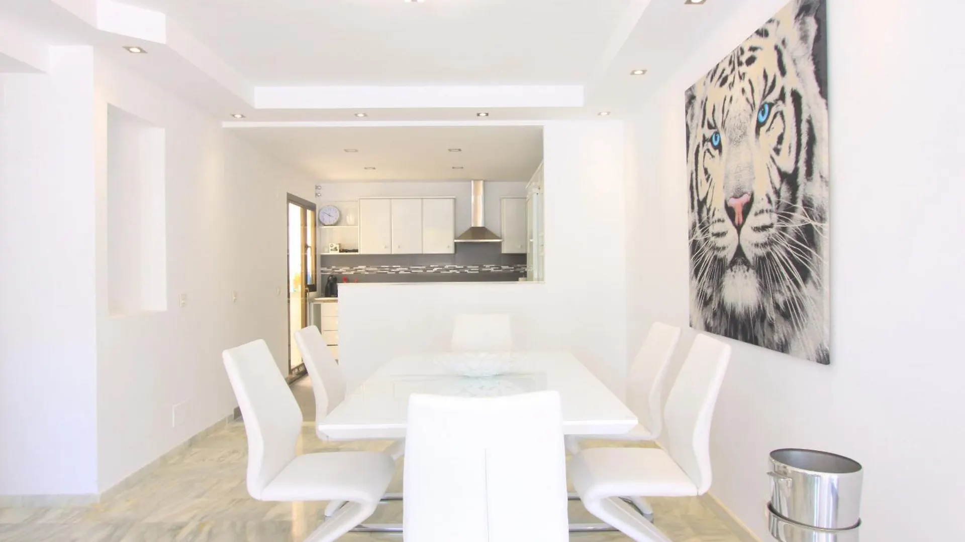 1093 Modern Beach Apartment , Huge Terrace , Bbq Marbella