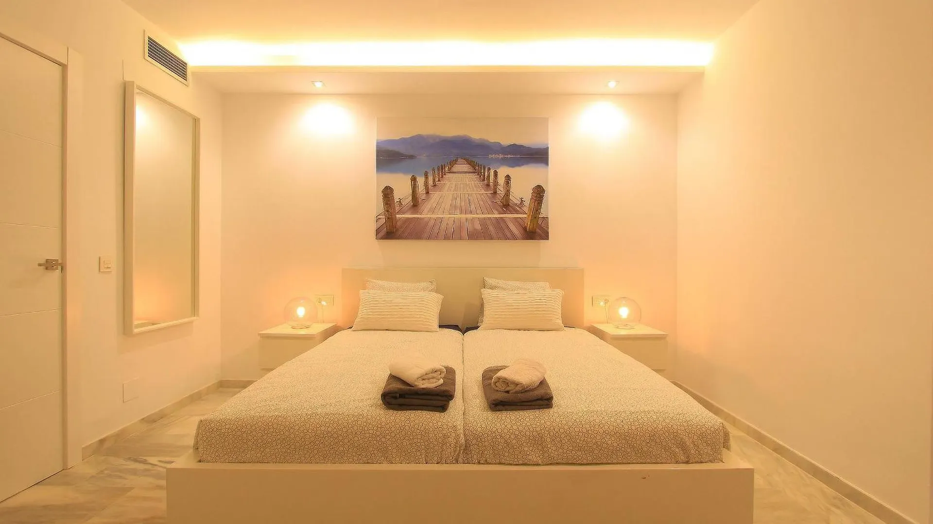 1093 Modern Beach Apartment , Huge Terrace , Bbq Marbella 0*,