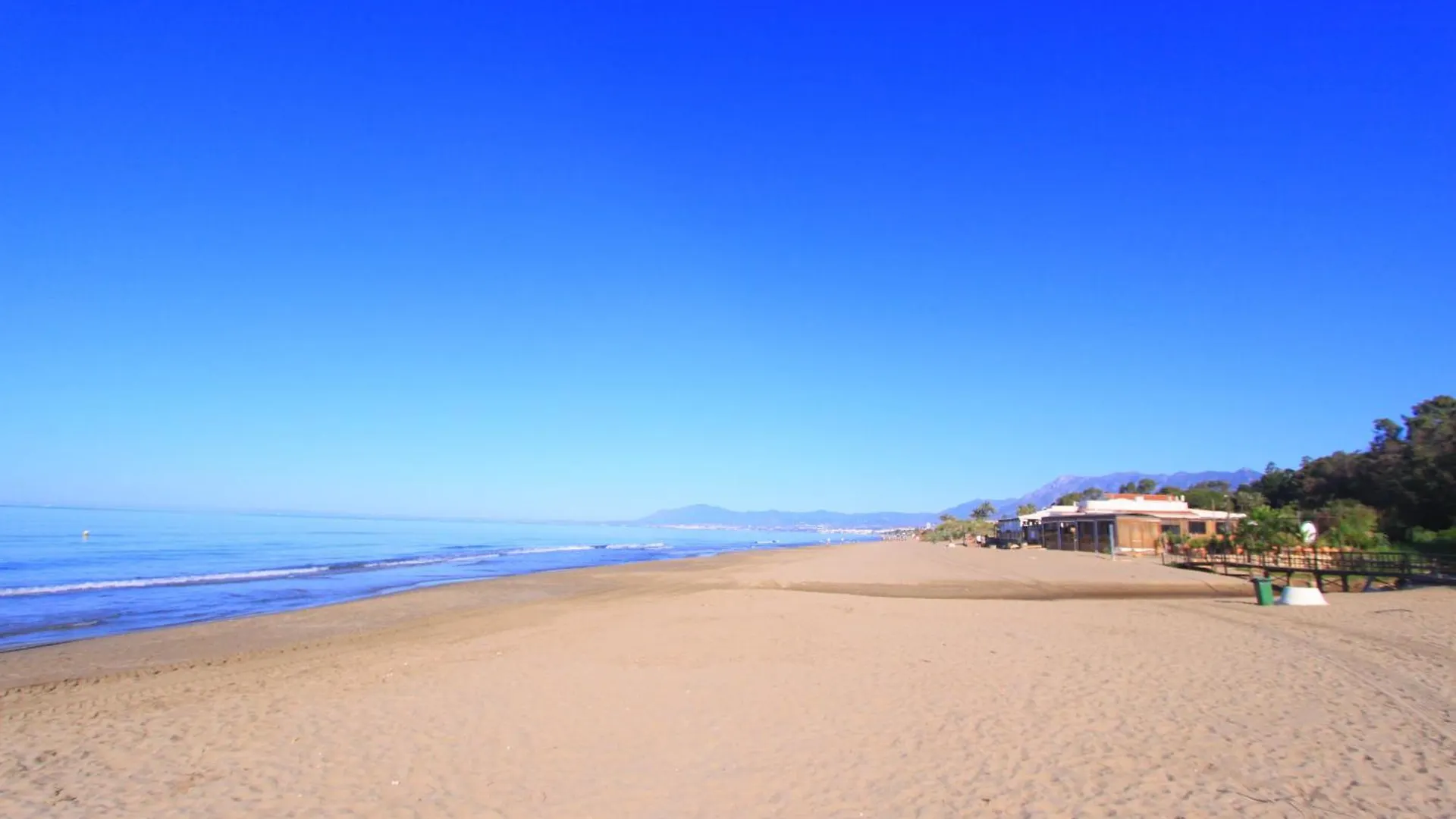 1093 Modern Beach Apartment , Huge Terrace , Bbq Marbella