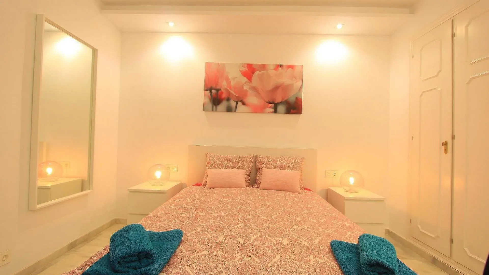 1093 Modern Beach Apartment , Huge Terrace , Bbq Marbella Spain